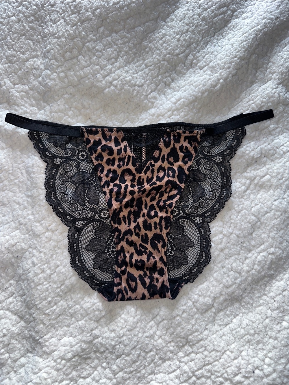 Victoria’s Secret Very Sexy Leopard Cheeky Panties